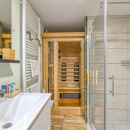 Chalet Rozi's Riverside - Happy Osilnica