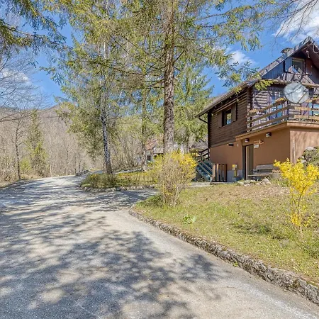 Chalet Rozi's Riverside - Happy Osilnica