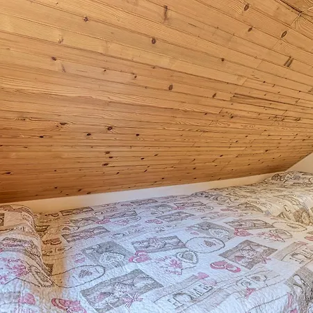 Rozi's Riverside - Happy