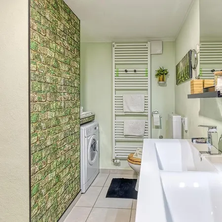 Rozi's Riverside - Happy Chalet Osilnica