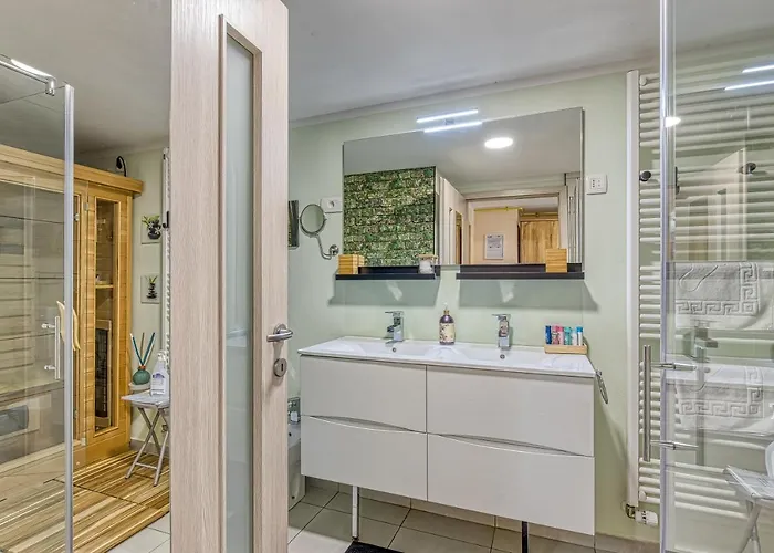 Rozi's Riverside - Happy * Osilnica