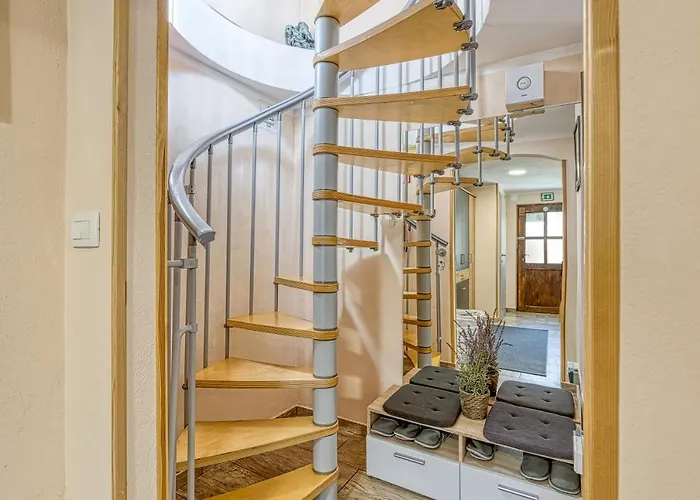 Chalet Rozi's Riverside - Happy *