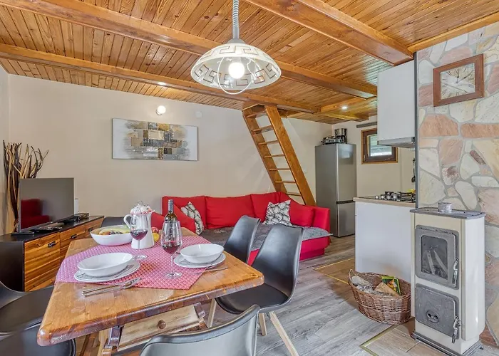 Rozi's Riverside - Happy Chalet Osilnica