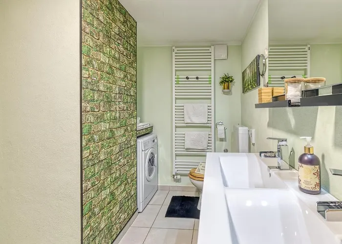 Rozi's Riverside - Happy Chalet Osilnica