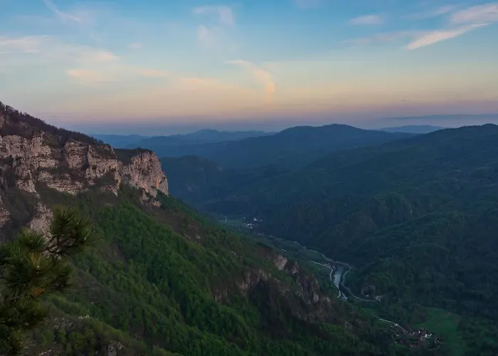 Rozi'S Riverside Cottage - Happy Rentals